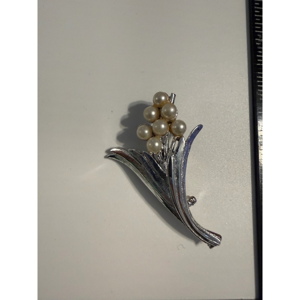 Vintage Silver Tone Faux Pearl Floral Spray Brooch‎ Pin Mid Century Botanical